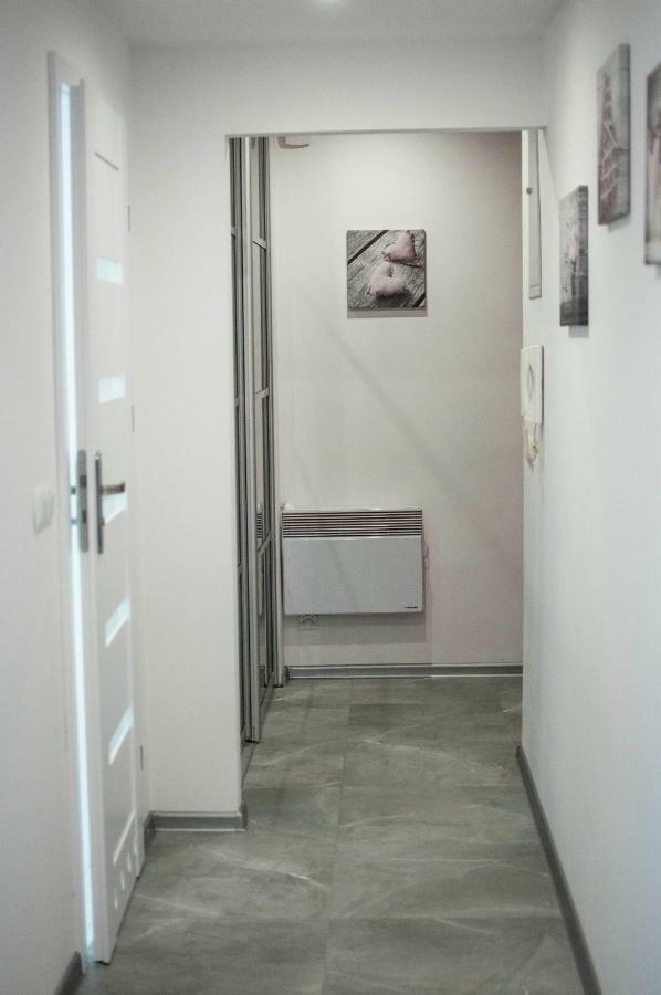 Cracow Jacuzzi Apartments - Silver Room Krakow Bagian luar foto